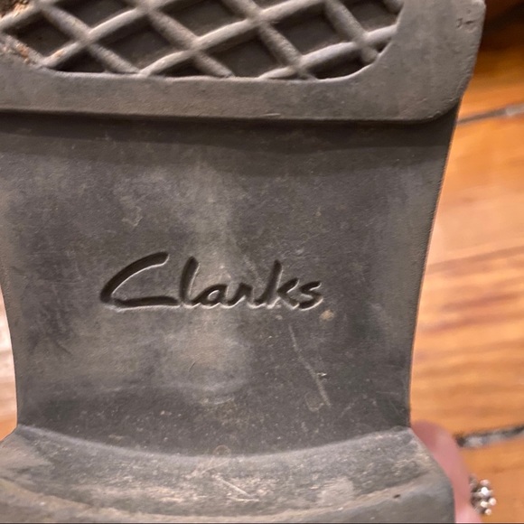Clark’s Chelsea Boots - Picture 7 of 7